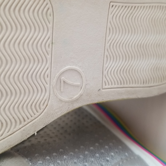 Silver/Shoes Toddler Size 7 - Picture 10 of 11